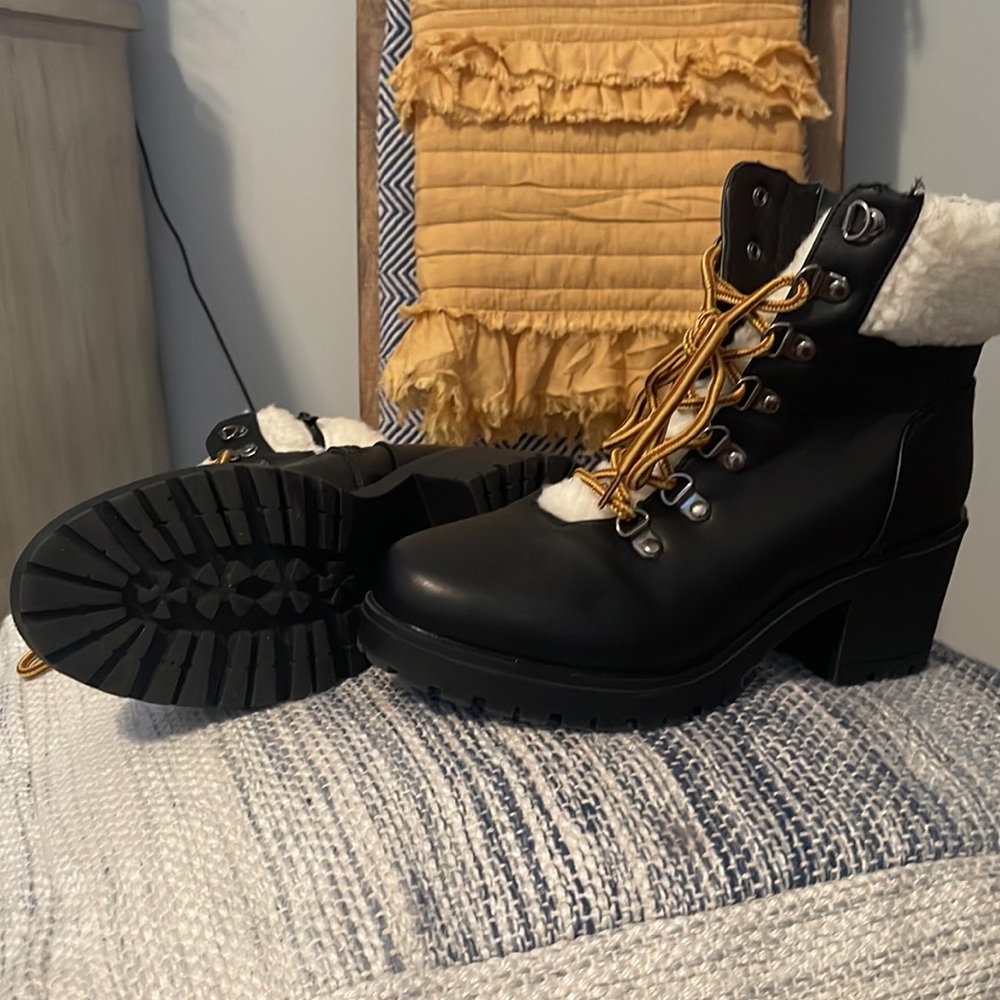 Catherine Malandrino Black Hiking boots Size 9 - Picture 2 of 2